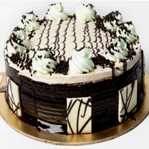 (21) Hot- 4.4 Pounds Black Forest Round Cake