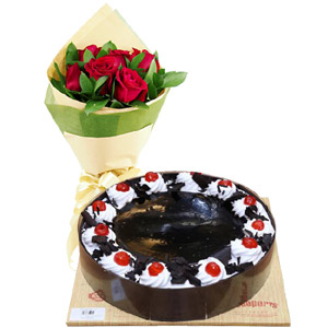 (26) Cooper's- 2.2 pound black forest cake W/ 6 pieces red roses in bouquet