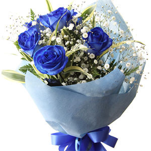 (02) 4pcs Blue Roses in a bouquet. 