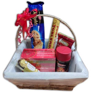 (13) Mixed Gift Basket 