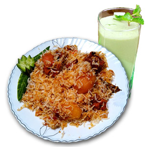 (05) Fakruddin Kachchi Biryani W/ Borhani (half plate)