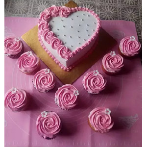 1 pound vanilla heart shape cake & 10 pcs vanilla cup cake