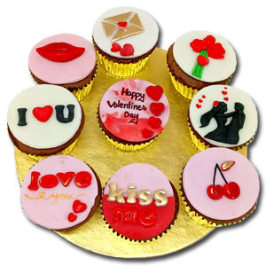 Yummy & Lovely Valentine Cup Cakes