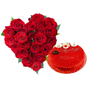 (06) Red velvet Cake W/ Heart Shaped Roses 