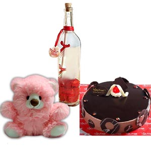 (01) Cake W/ Bear & Message in a bottle