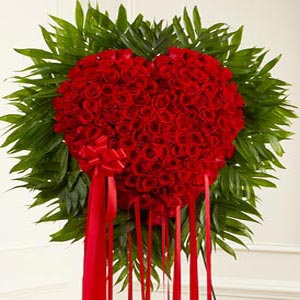 (10) Heart Shaped Roses W/125 Roses