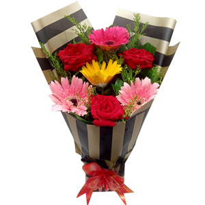 Gerbera Glow with Roses