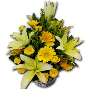 Sunshine Yellow Rose Bouquet - 12 Stems