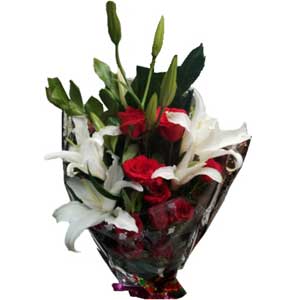 Red Roses & Lilies in Bouquet