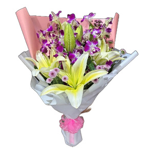 (22) Orchids in bouquet