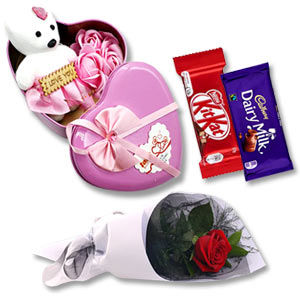 (01)Love Box w/ 1 pc Rose in a bouquet & Chocolate