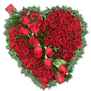 (07) Heart Shaped Roses W/101 Roses