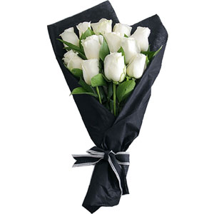 (40) 12pcs white imported roses in a bouquet