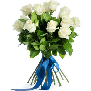 (07) 1 Dozen Off White Roses in bouquet