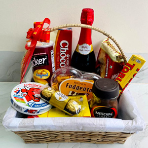 Deluxe Treat Basket