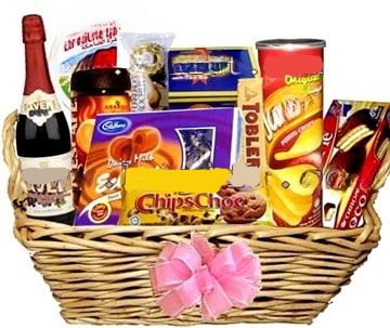 Gourmet Basket W/ Mix Flower Basket