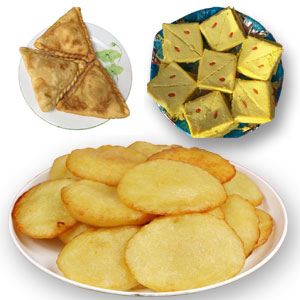 Kuli Pitha W/ Malai pitha & mal poa Pitha