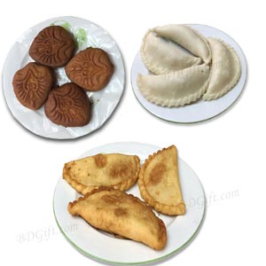 Rosh Kodom Pitha W/ Narkel shiddha puli & Narkel vaja puli